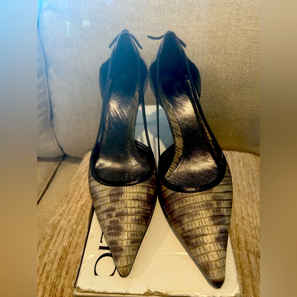 Banana Republic Black and Gray Heels with Elegant Design